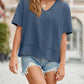🌿 Dam V-ringad blus med halv ärm – patchwork-fåll, avslappnad passform & perfekt för jeans, kjol & shorts, unik & bohemisk 🧵