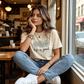 ✨50% RABATT! ✨”🌼Livet är härligt😊” T-shirt med tusensköna-motiv