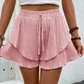 💃 Dam flödande shorts med volang-lager – kjol-liknande utseende med shorts-trygghet, resår med dragsko & andningsbart tyg, perfekt för varma dagar & strandpromenader 🏖️