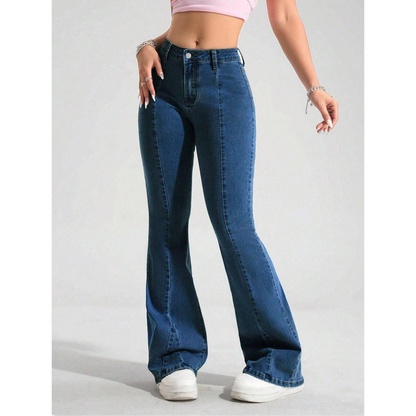 💃 Dam klassiska stretch-flare-jeans – figurnära genom höft & lår, utsvängda från knät, perfekta för att framhäva figuren & ge en lång siluett 🌸